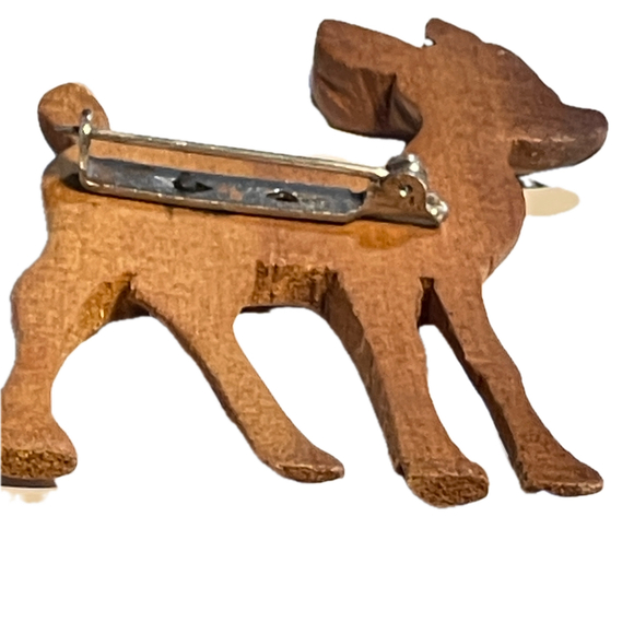 VTG 40s Hand Carved Brown Wooden Fawn Brooch 3”Lx2.5”W - Picture 8 of 11